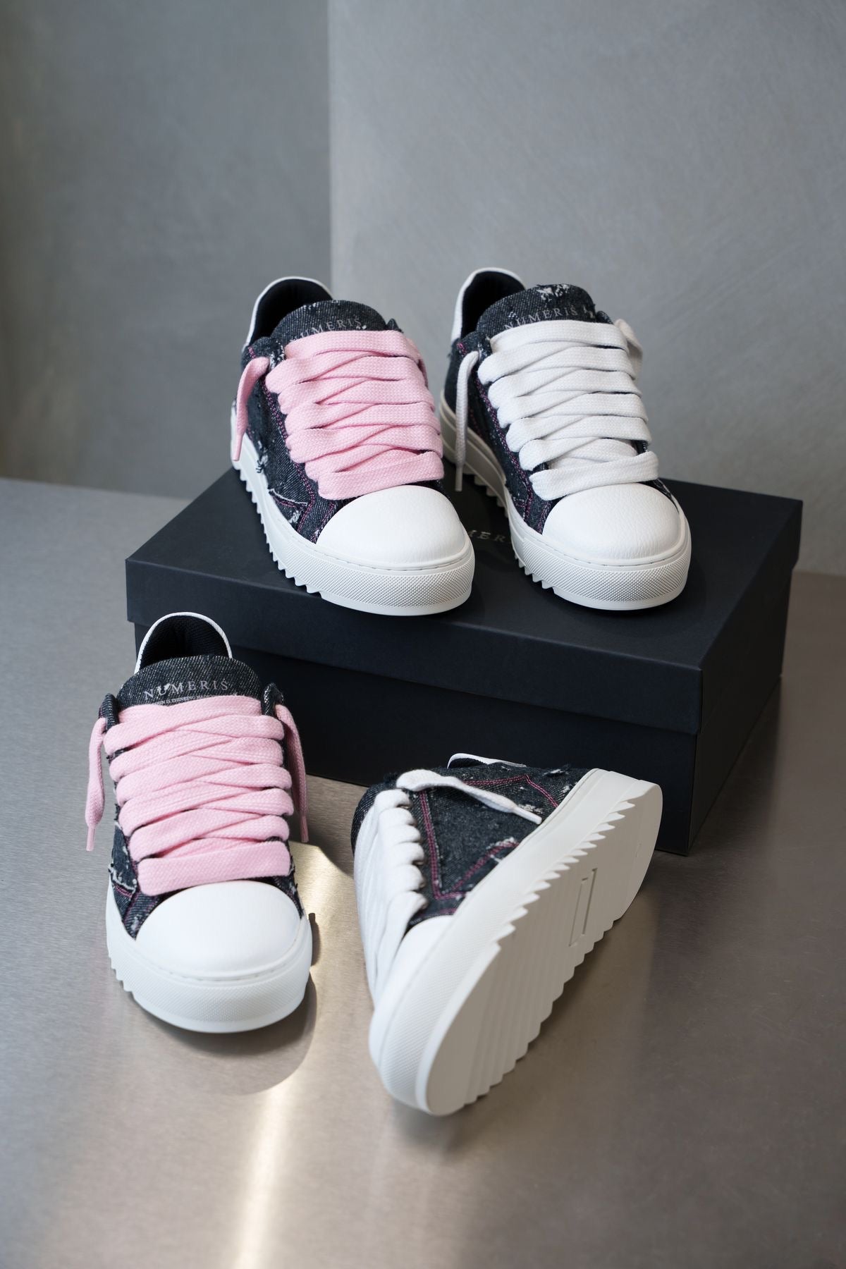 SNEAKERS