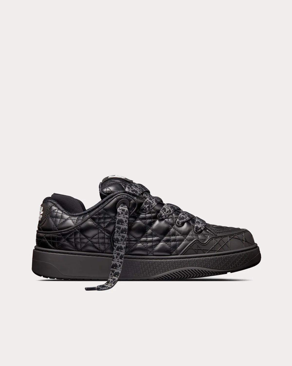 D SNEAKER
