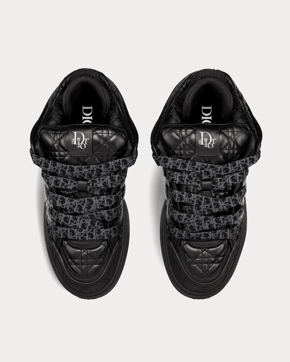 D SNEAKER
