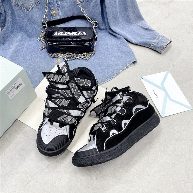 LC Sneakers