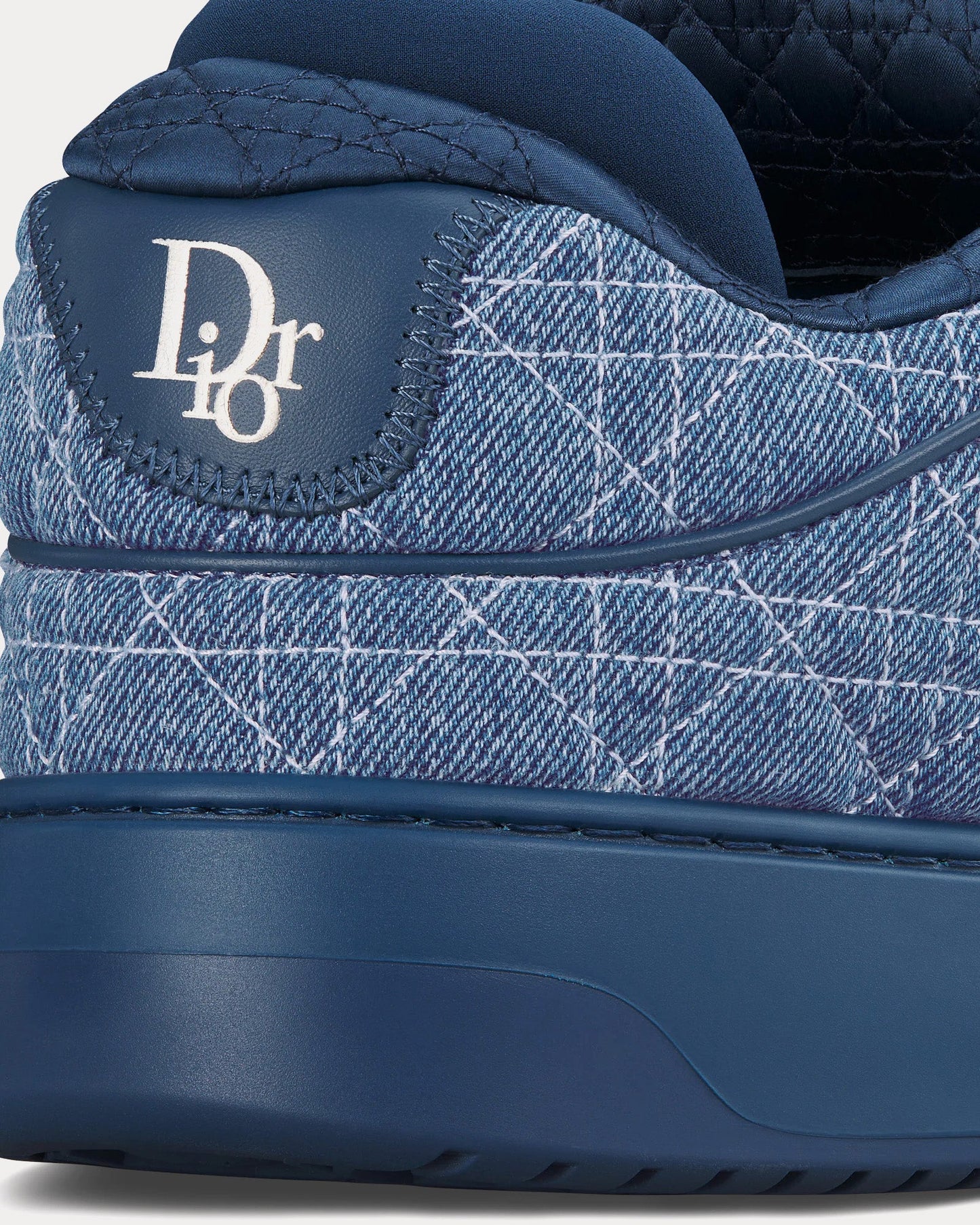 D SNEAKER