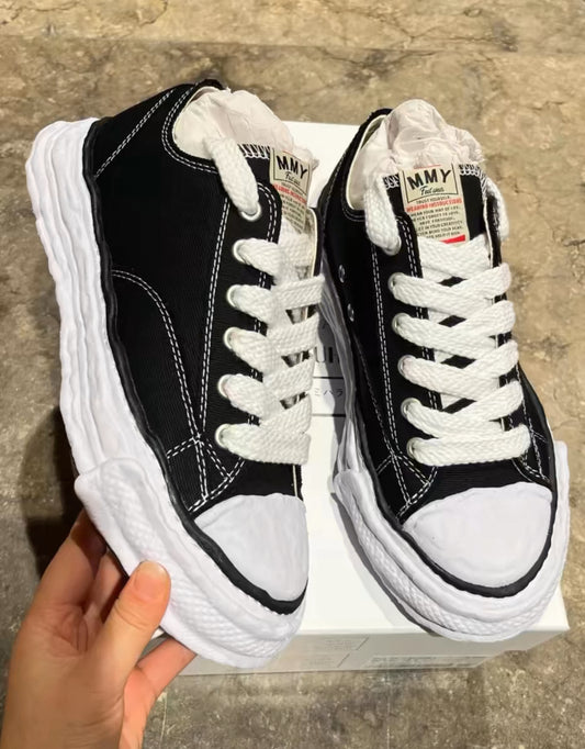 Maison Mihara Sneaker